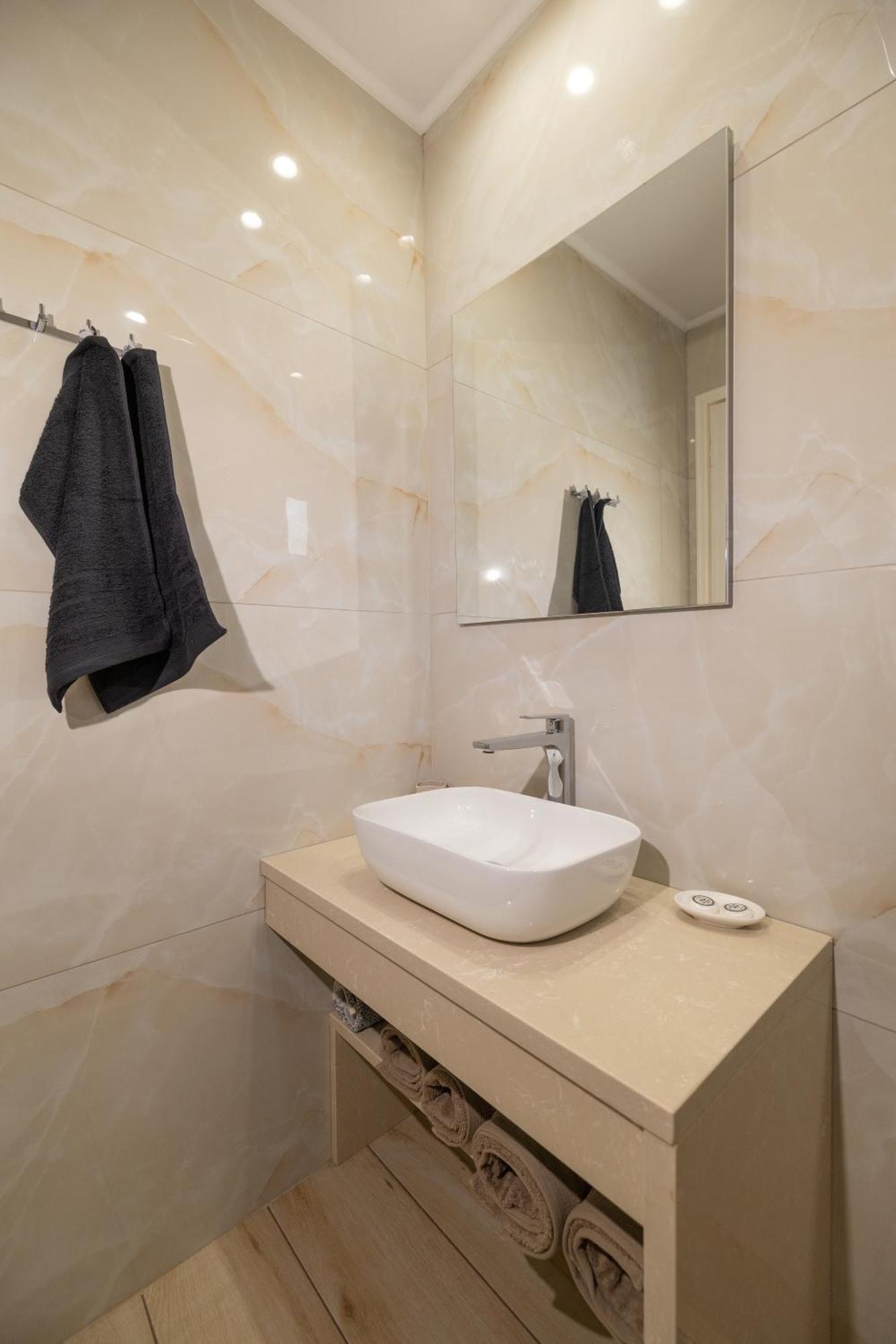 Valianos Studios Аликанас Номер фото